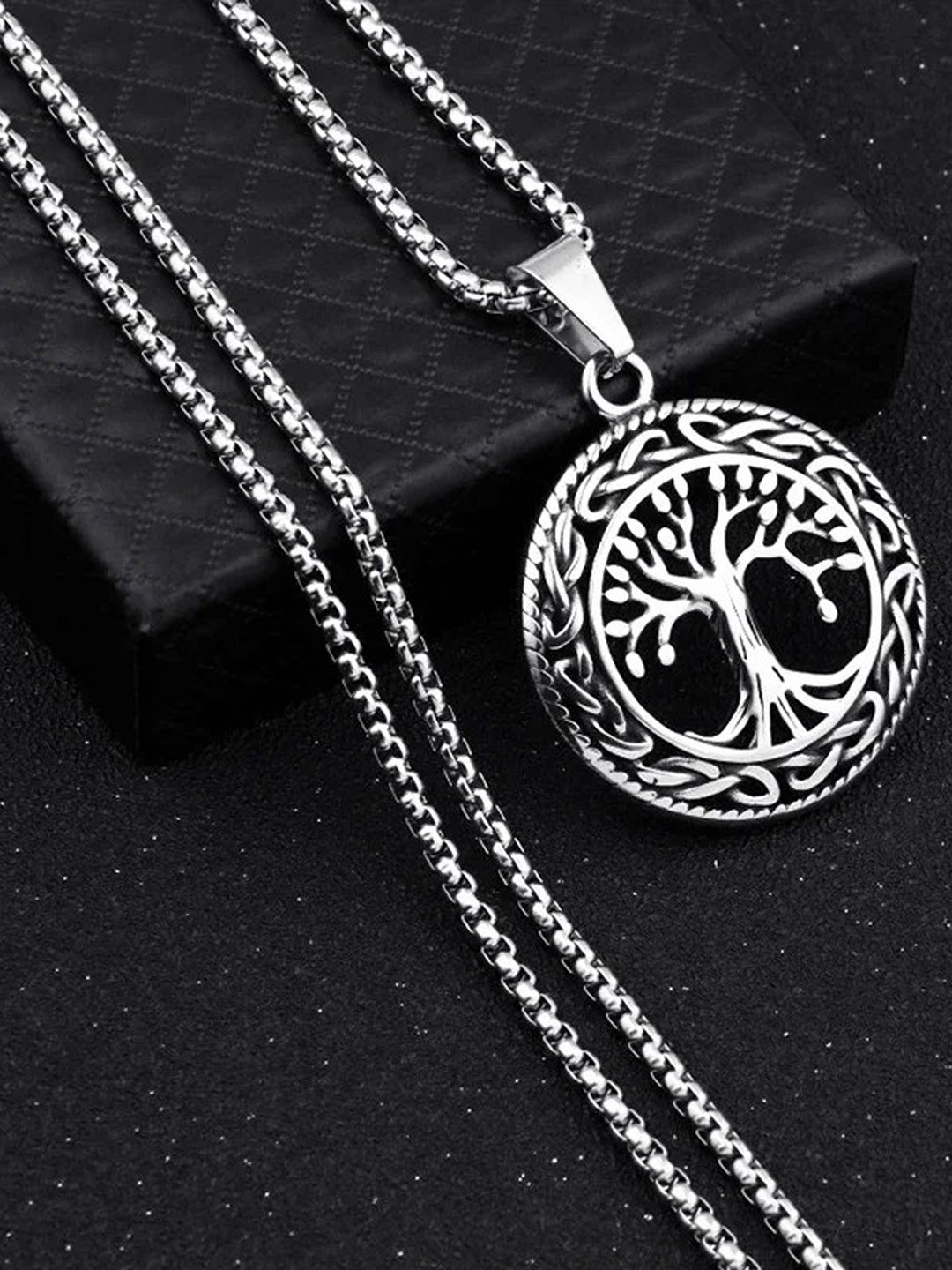 Thrillz Men Silver-Plated Stainless Steel Tree of Life Circular Pendant With Chain
