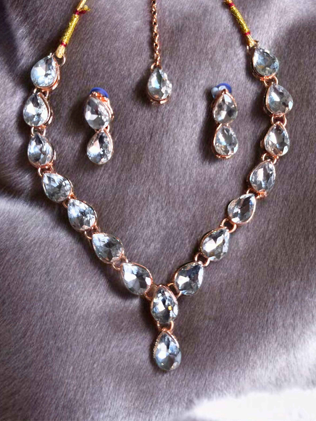 Henuka Stone Studded Jewellery Set