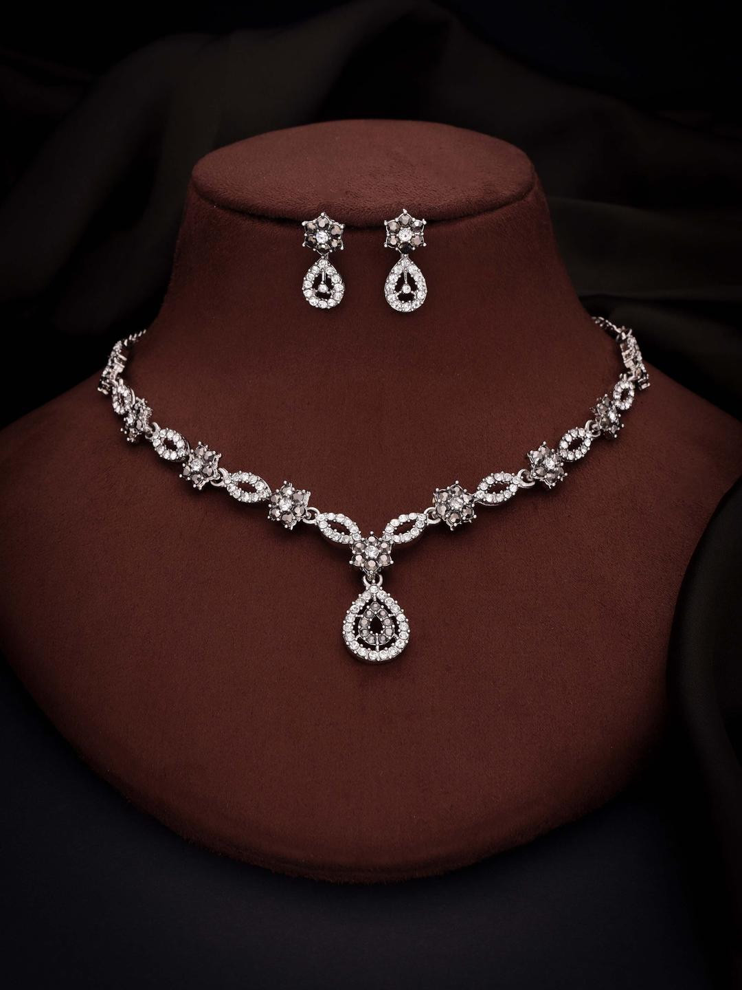 Anouk  Silver Polished Necklace with Pair of 1 Earring