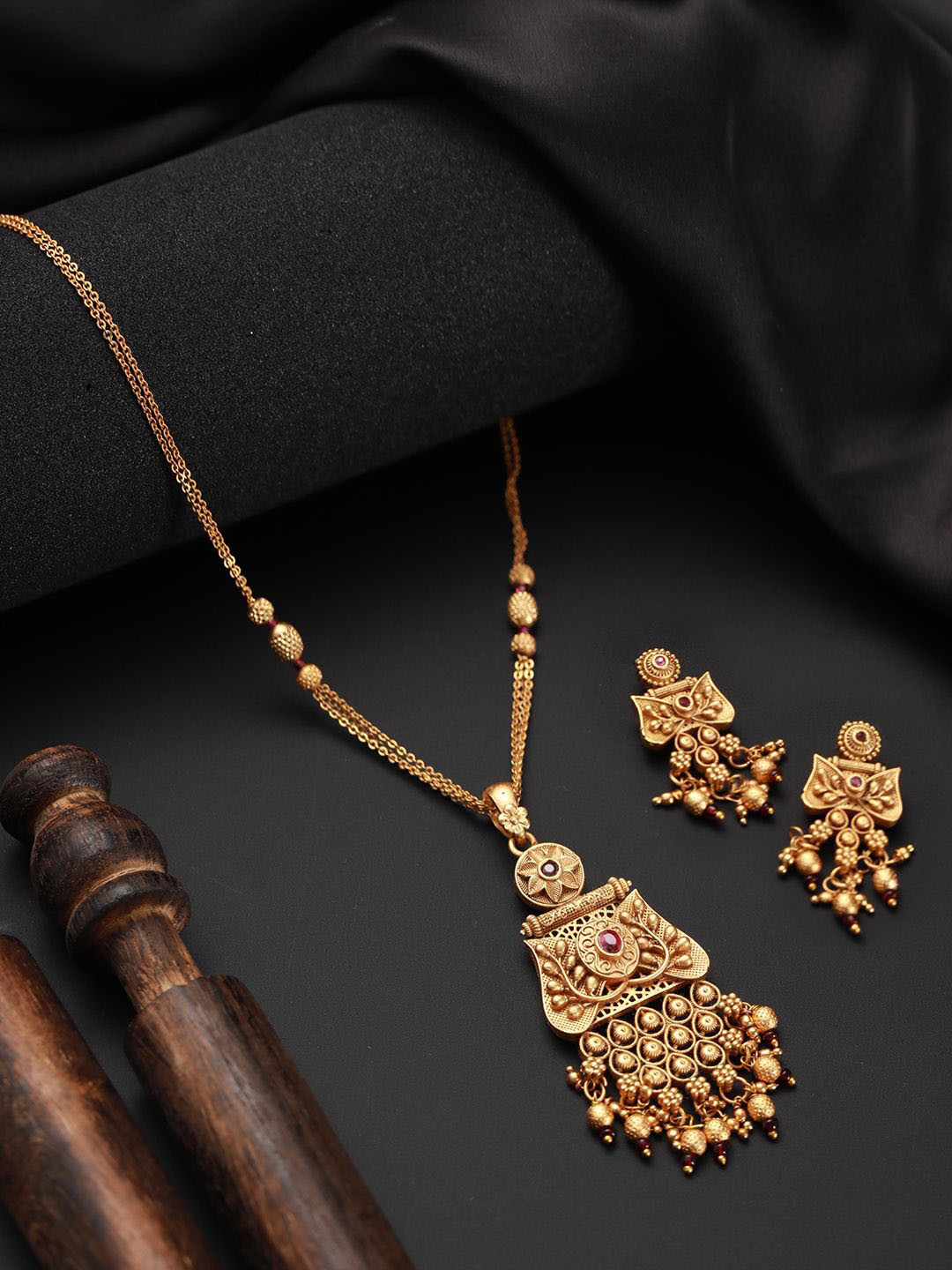 Anouk Gold-Plated 24K Gold-Plated Pink & Ruby Studded Handcrafted Filigree Jewellery Set