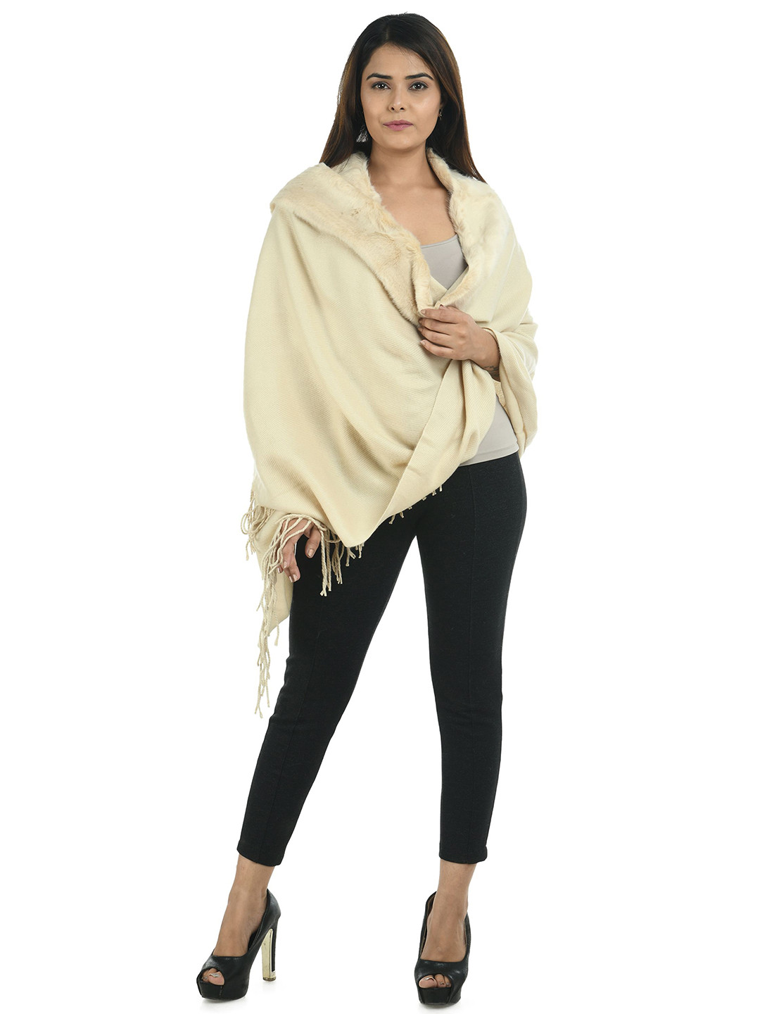 Manra Women Solid Faux Fur Wool Stole With Tasselled Border
