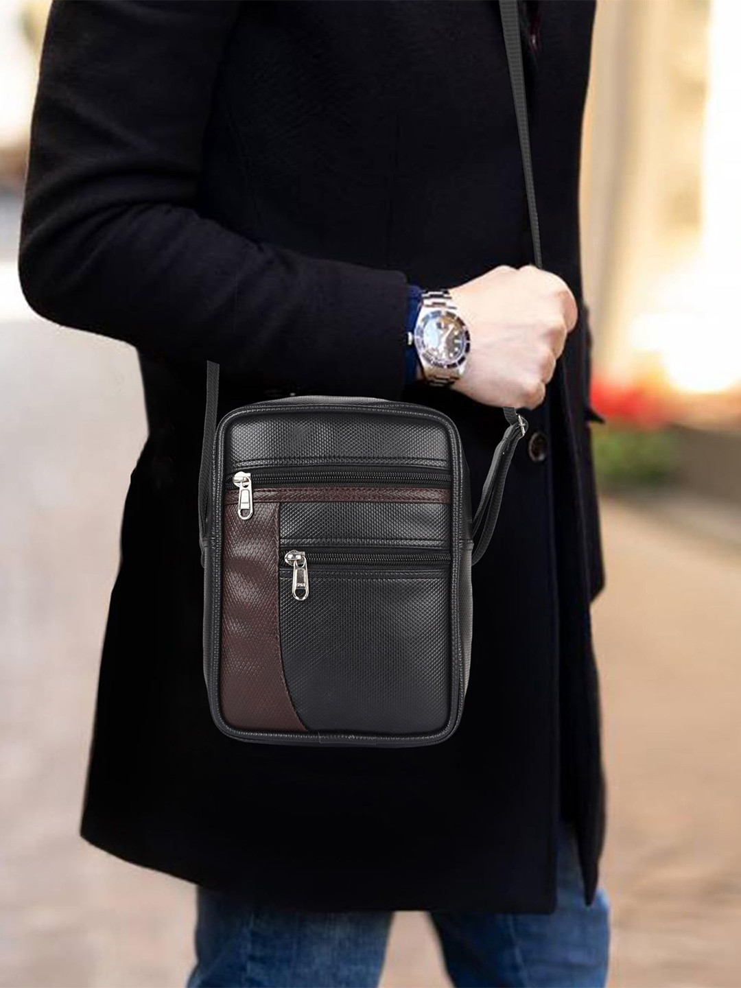 ICHIEF CrocDuo Men Textured Messenger Bag