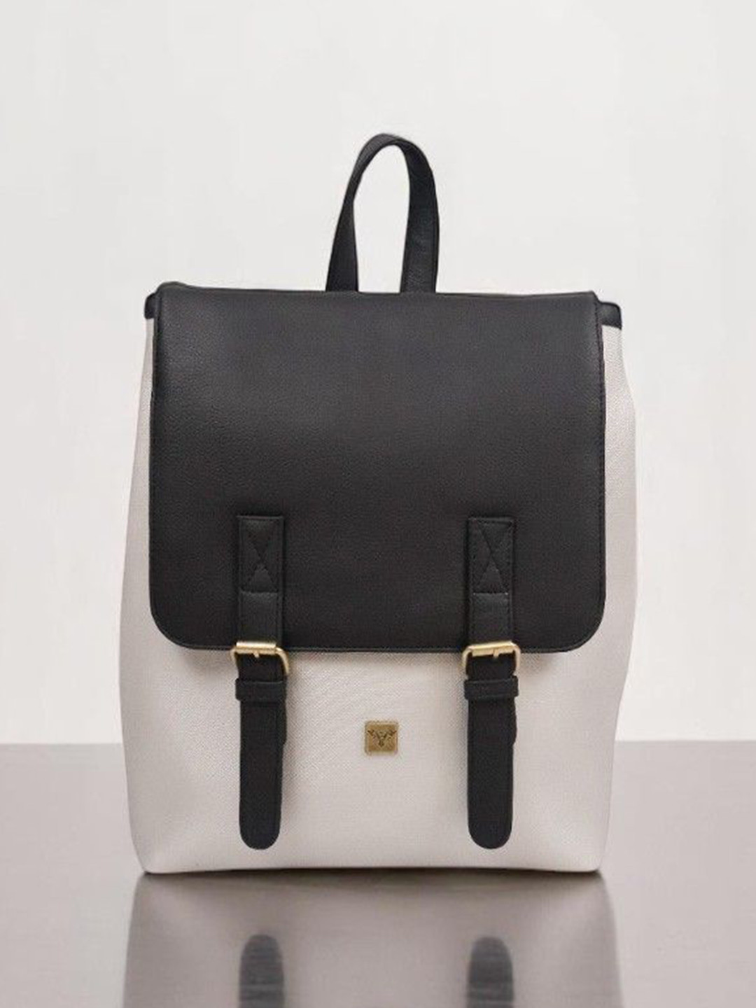 GBK Men Colourblocked Padded Medium Backpack with Buckle Closure