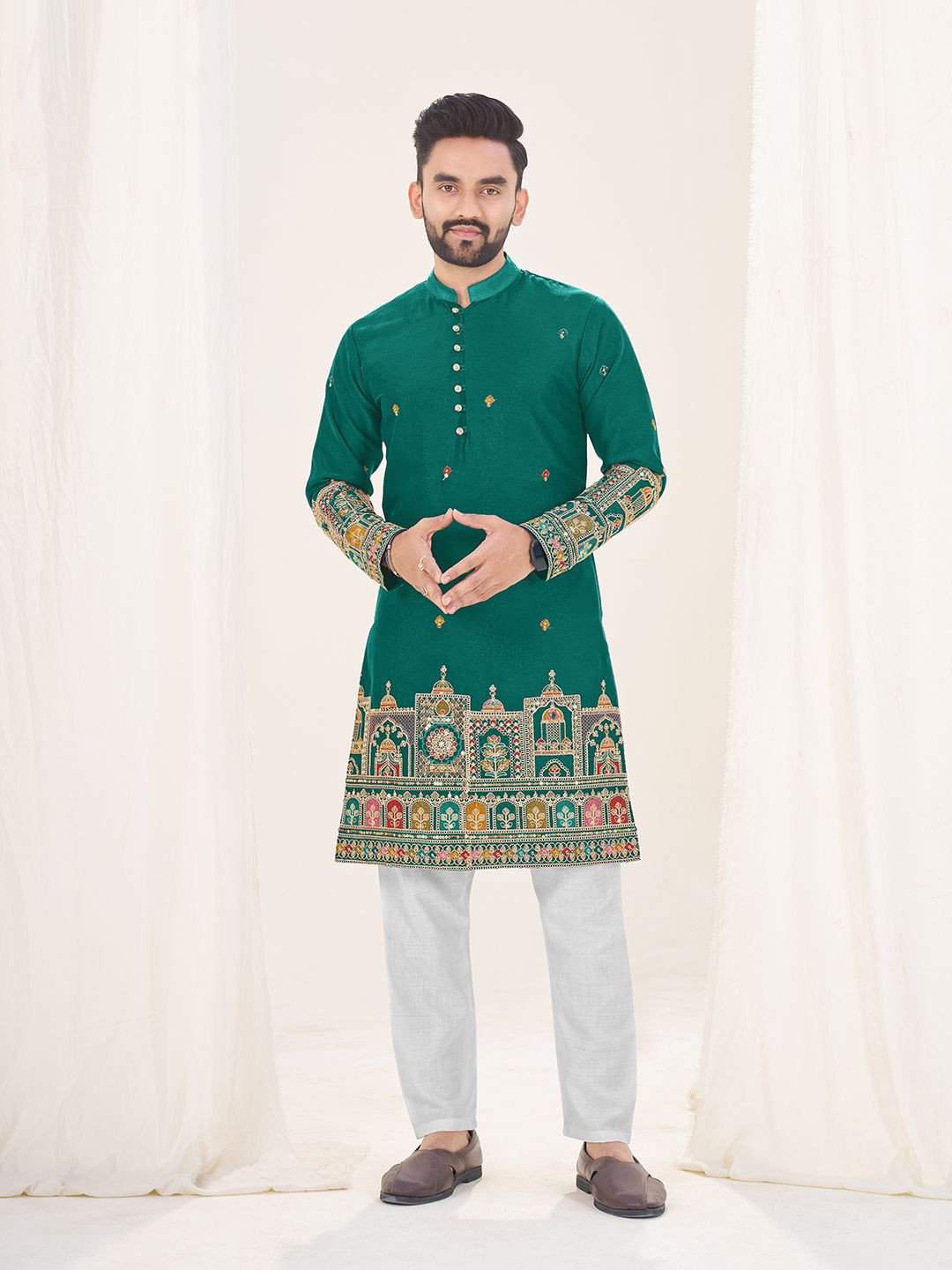 SHOPGARB Ethnic Motifs Embroidered Mandarin Collar Thread Work Silk Straight Kurta