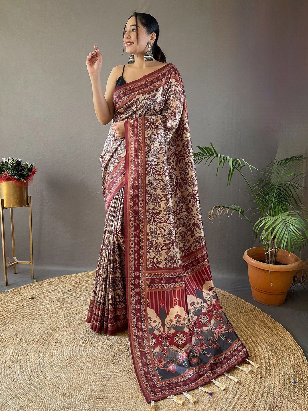 MORDEN MUSE Floral Printed Poly Silk Saree