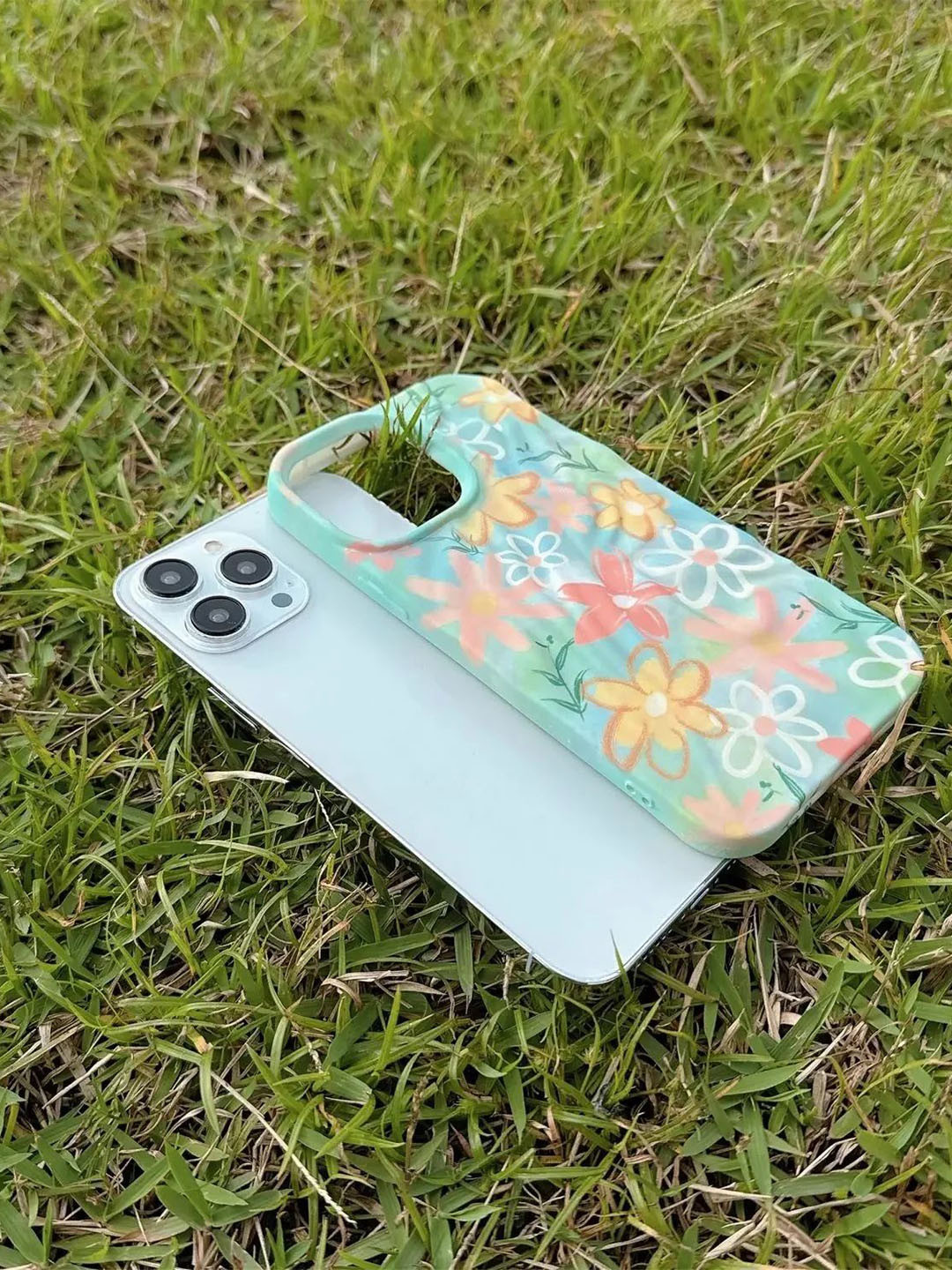 CASE CREATION iPhone 15 Plus 3D Trendy Rainbow Flower Back Case