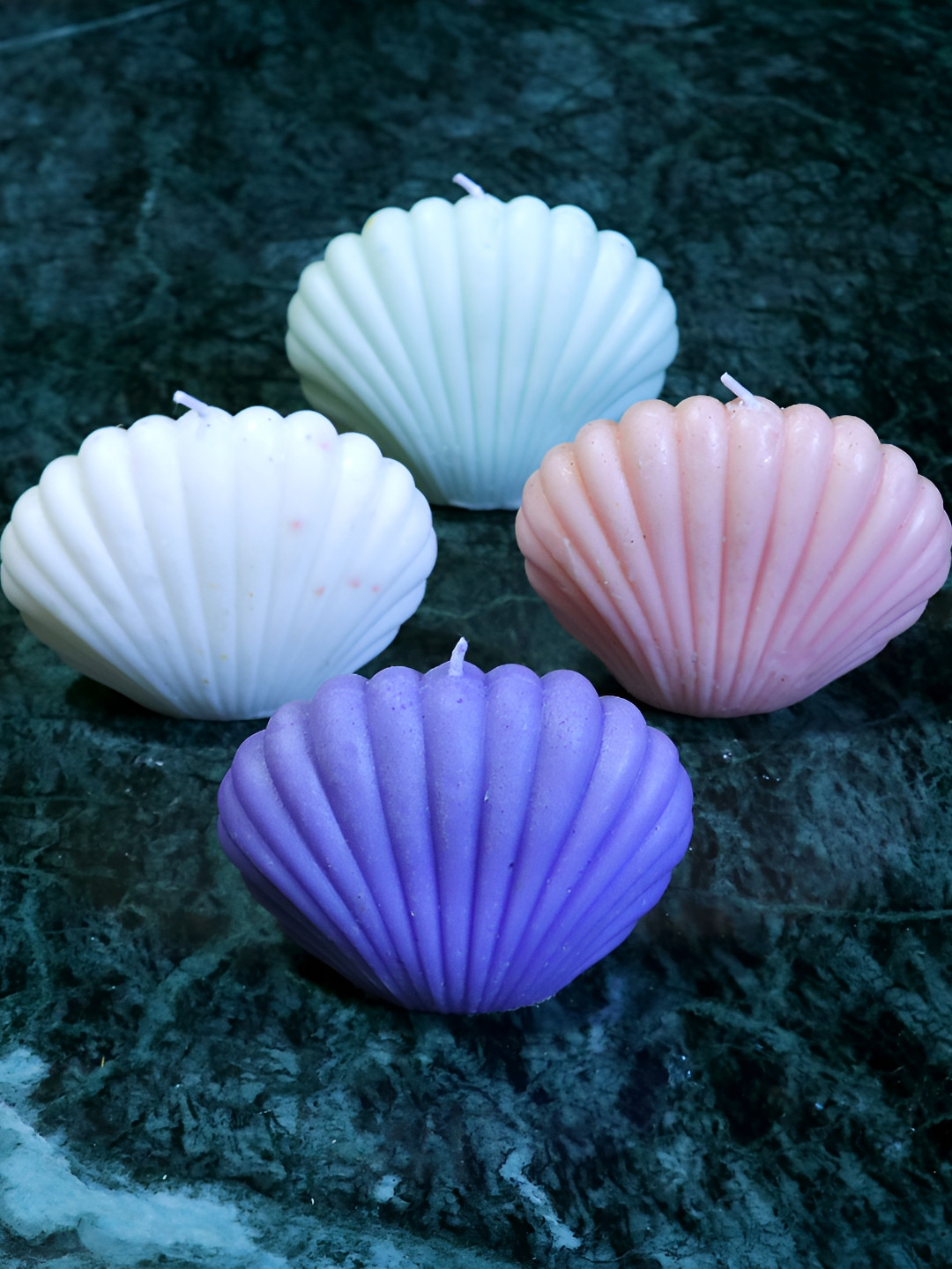Aura Handmade Close Shell 4Pcs 1 Wick Scented Solid Geometric Regular Tea Light Candles