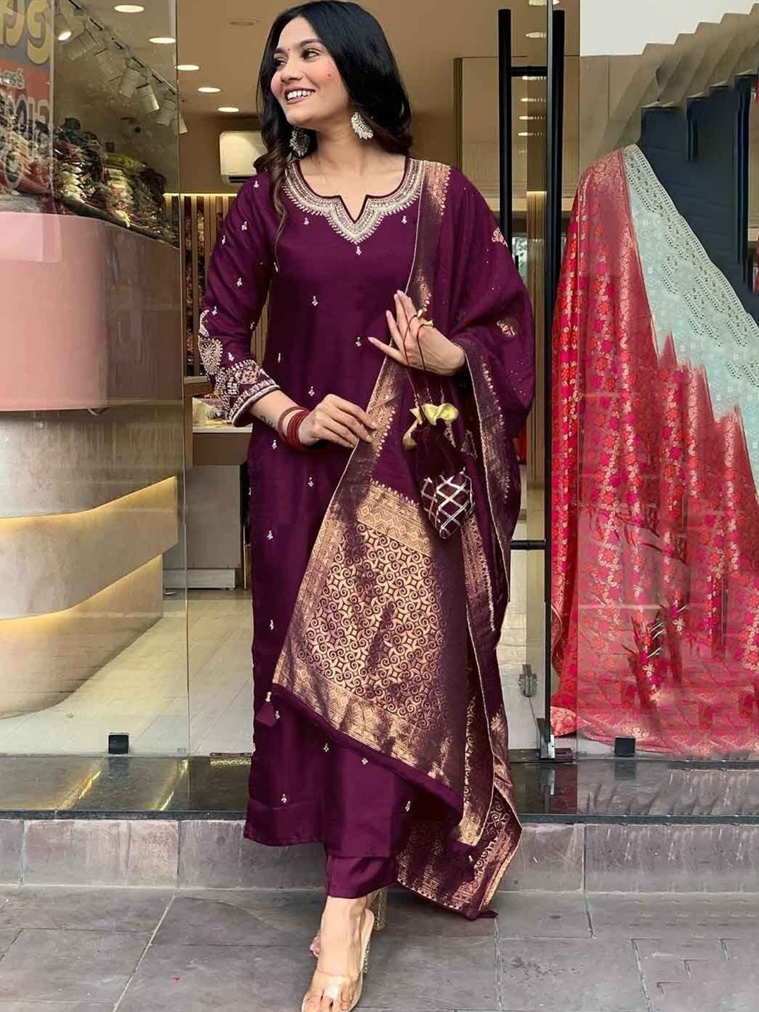 MEHZEEL FAB Floral Embroidered Thread Work Straight Kurta With Trousers And Dupatta