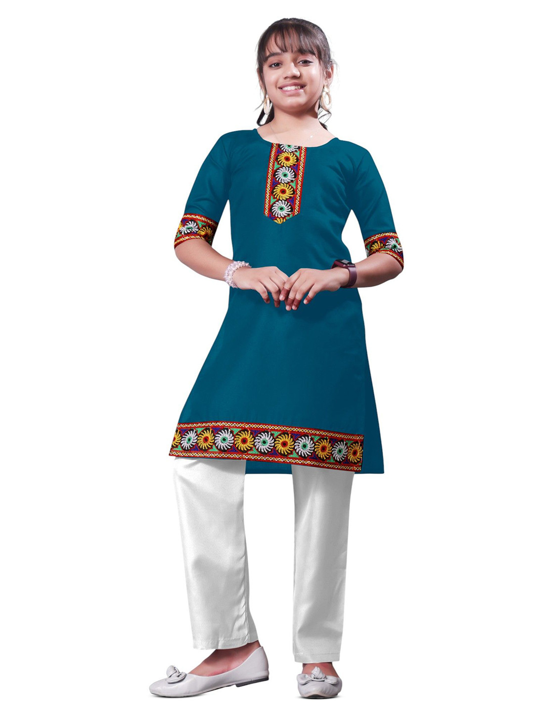 SPECKLESS Girls Geometric Embroidered Thread Work Kurta