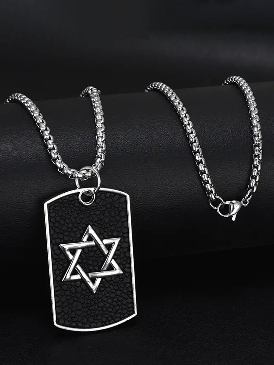 Thrillz Men Silver-Plated Stainless Steel Rectangular Shaped Star Amulet Pendant & Chain