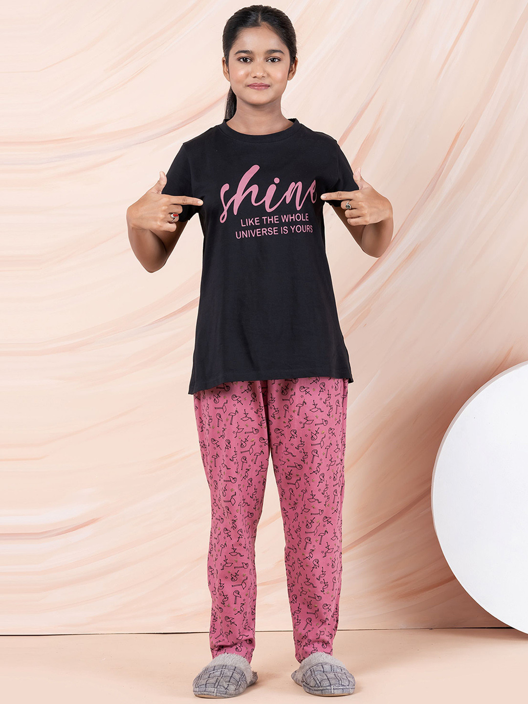 Taatoom Kids-Girls Floral Print Round Neck Night suit
