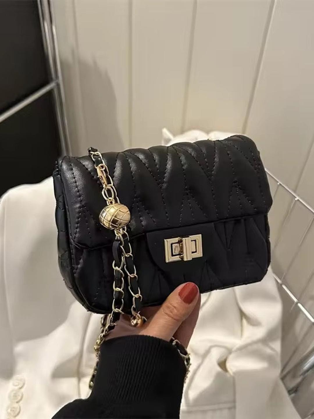 THEPANDASTOREE Mini Quilted Chain Bag