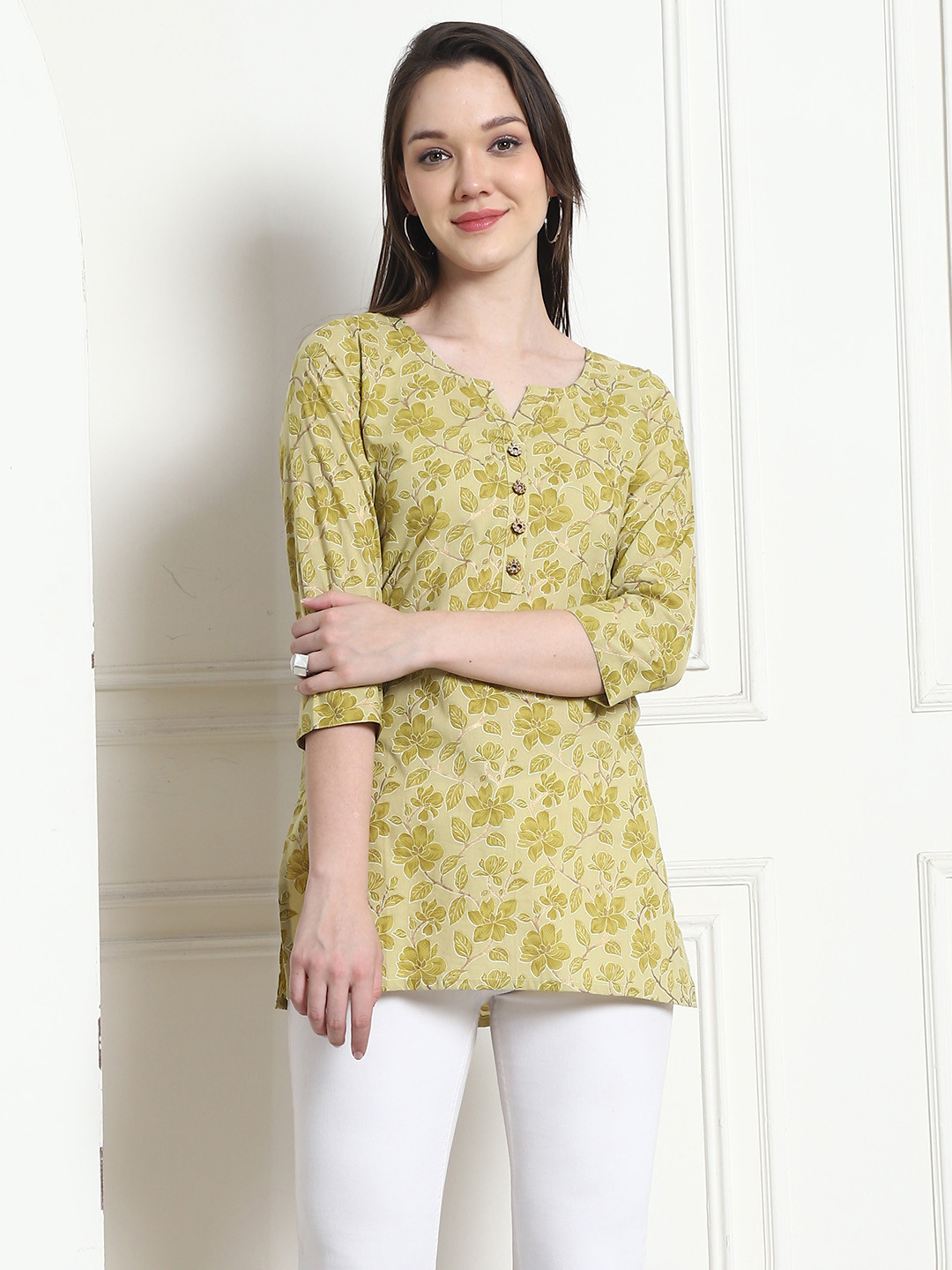 Merira Floral Printed Notch Neck Pure Cotton Straight Kurti