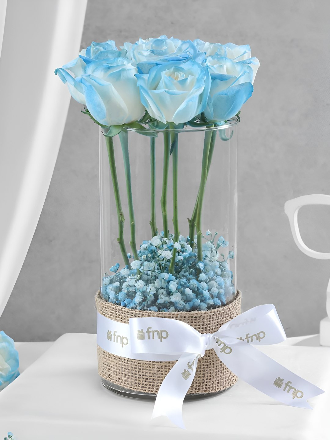 fnp 7-Pcs White Roses Vase Gift Fresh Flowers Bouquet Father's Day Gift