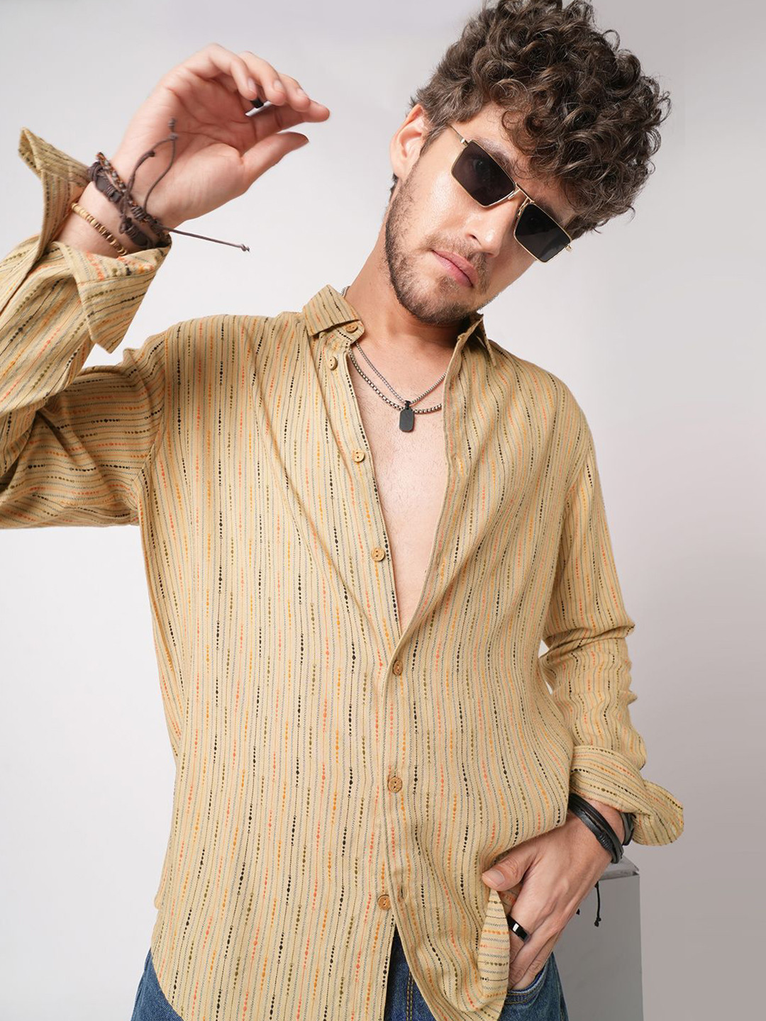 VASTRADO Sunkissed Classic Beadtrail Pecan Pie Textured Slim Fit Cotton Casual Shirt