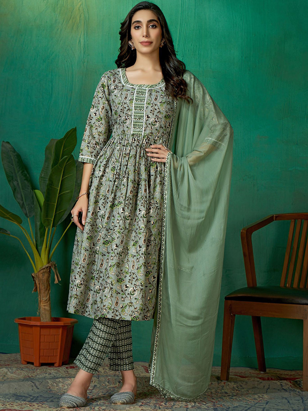 AMRUTVARSHA CREATION Floral Printed Pure Cotton A-Line Kurta With Trousers & Dupatta