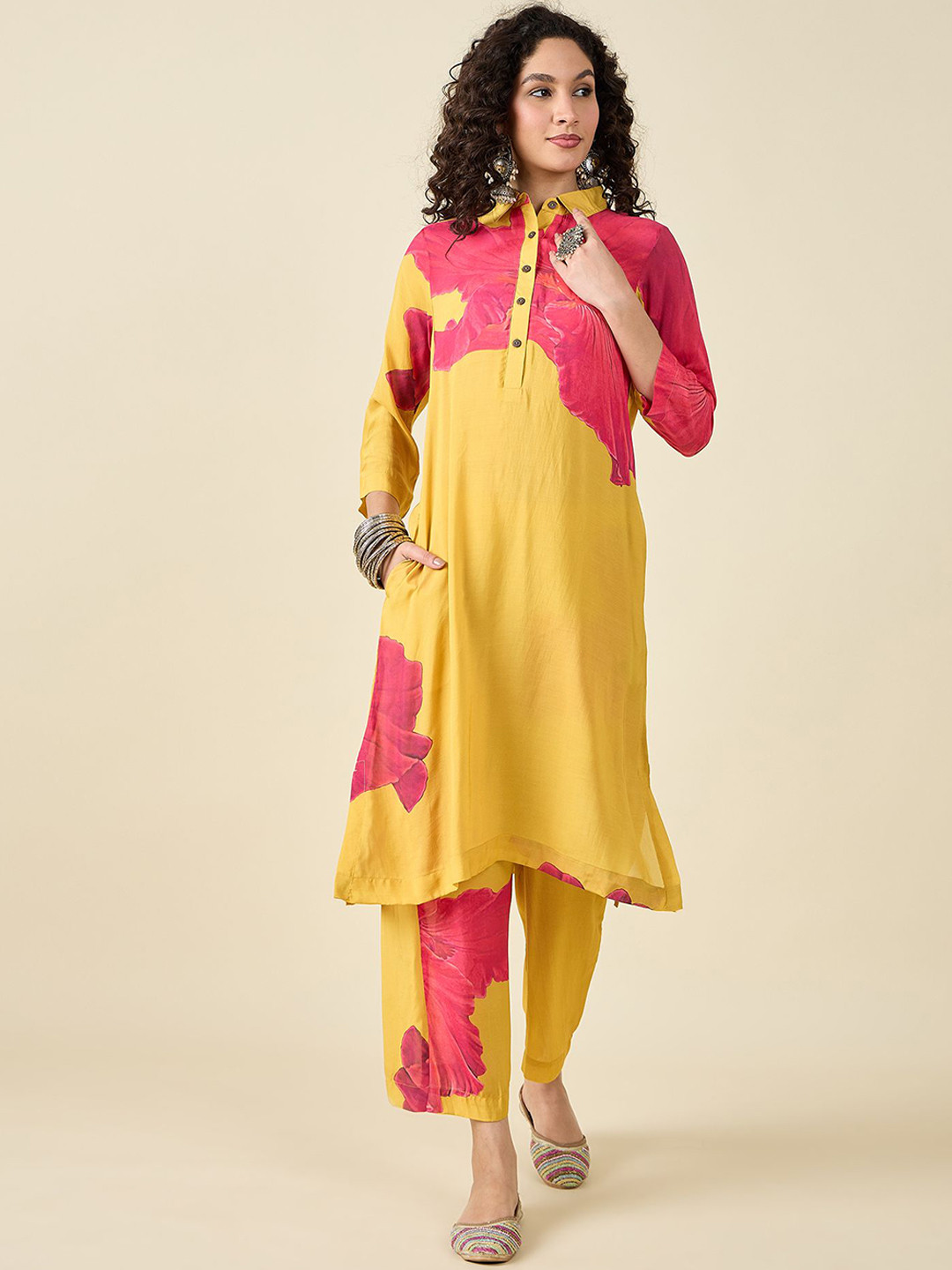 STADO Women Floral Colourblocked Cotton Muslin Kurta with Trousers