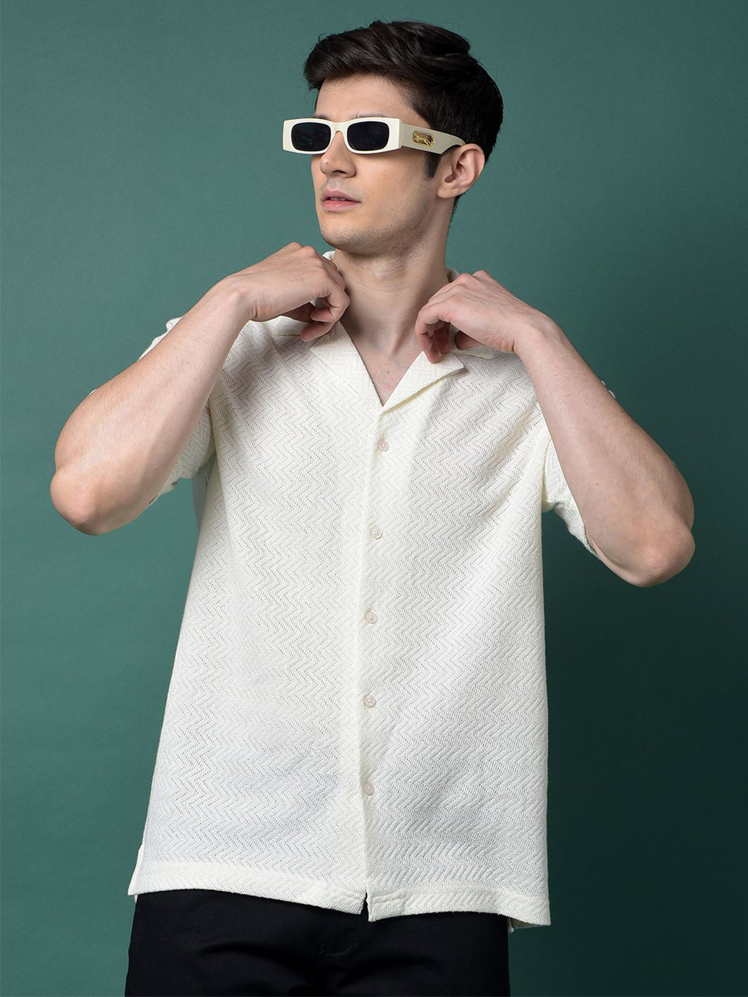 Crimsoune Club Self Design Cuban Collar Short Sleeves Shirt