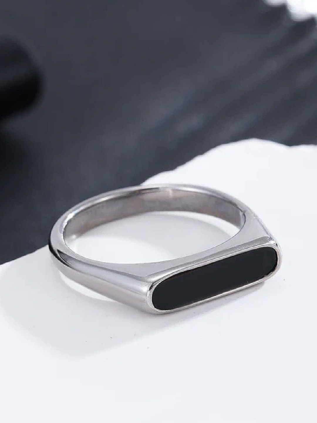 Crazy Fashion Onyx Rectangular Finger Ring