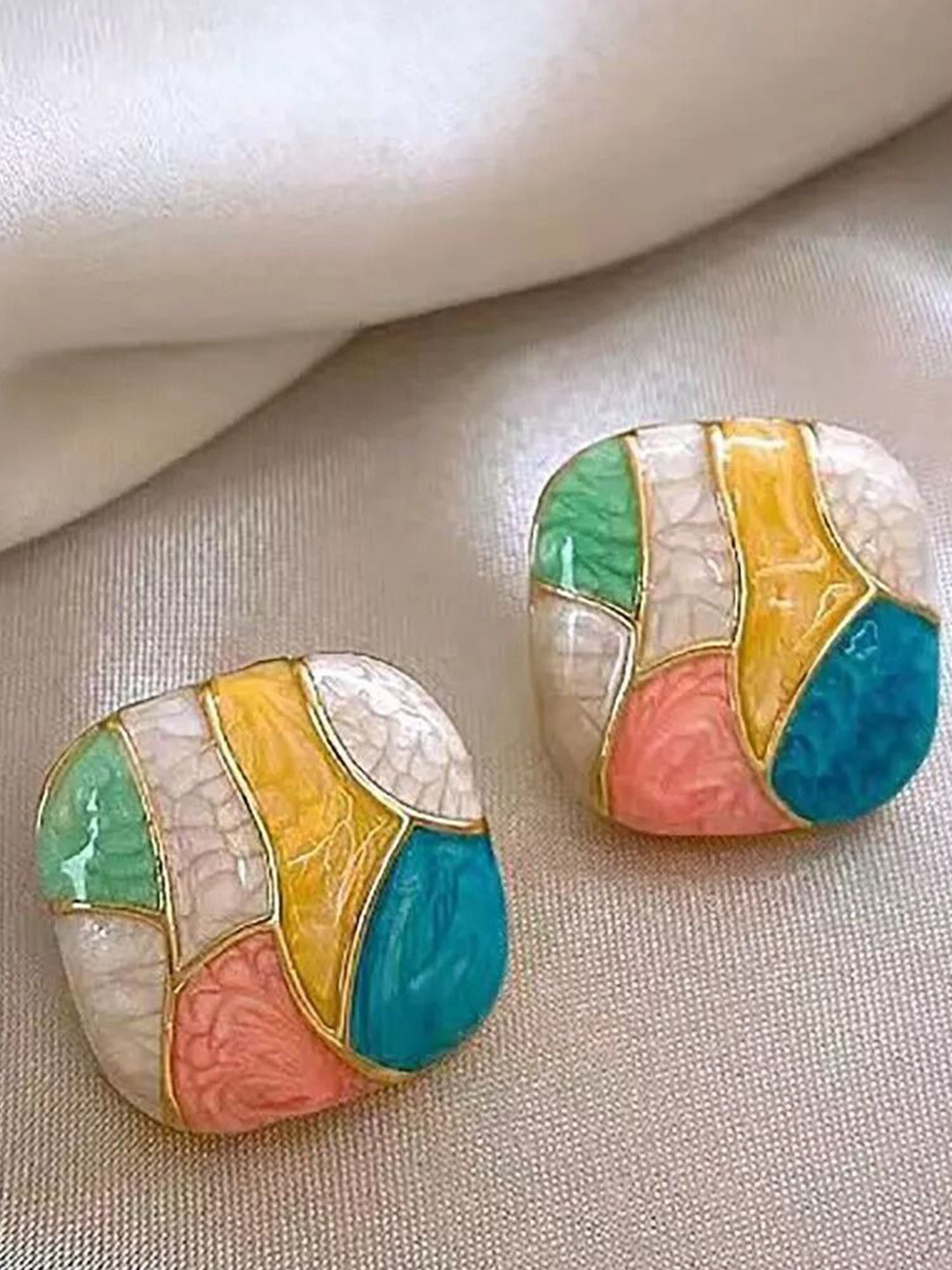PASU FASHION Gold-Plated Square Shaped Studs