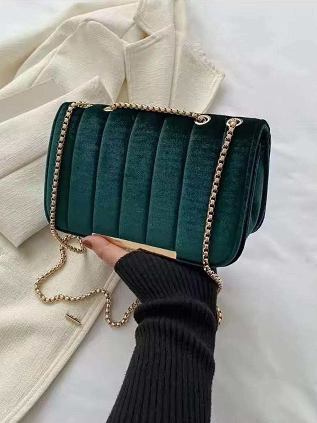 THEPANDASTOREE Women Textured Sling Bag