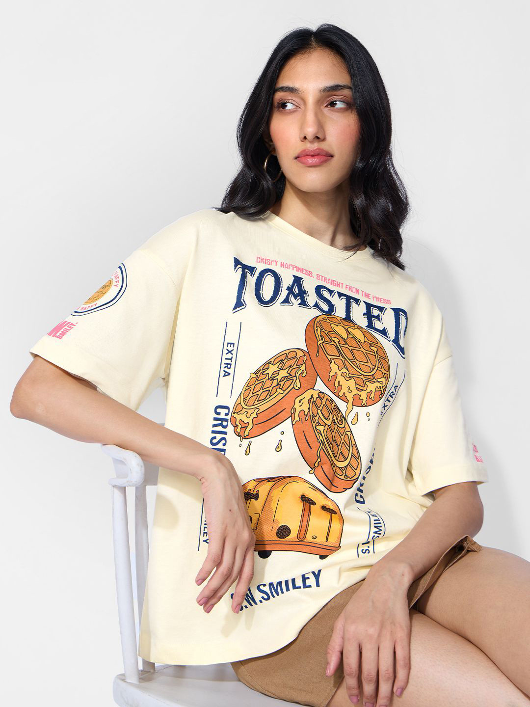 The Souled Store Oversized Smiley Toasted Smiles Graphic Printed Pure Cotton T-Shirt