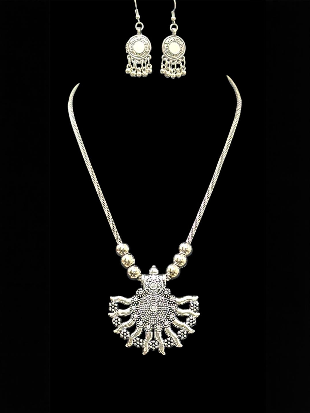 Nitant  Alloy Pendant and Earrings