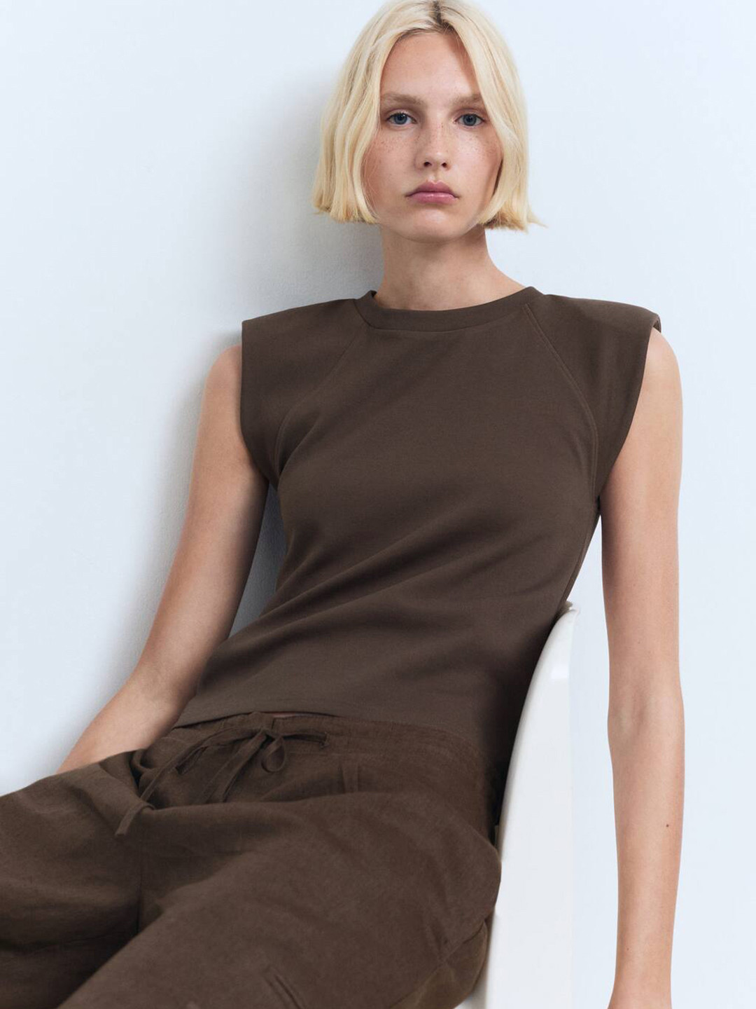 MANGO Power Shoulders Raglan Sleeves Crop Top