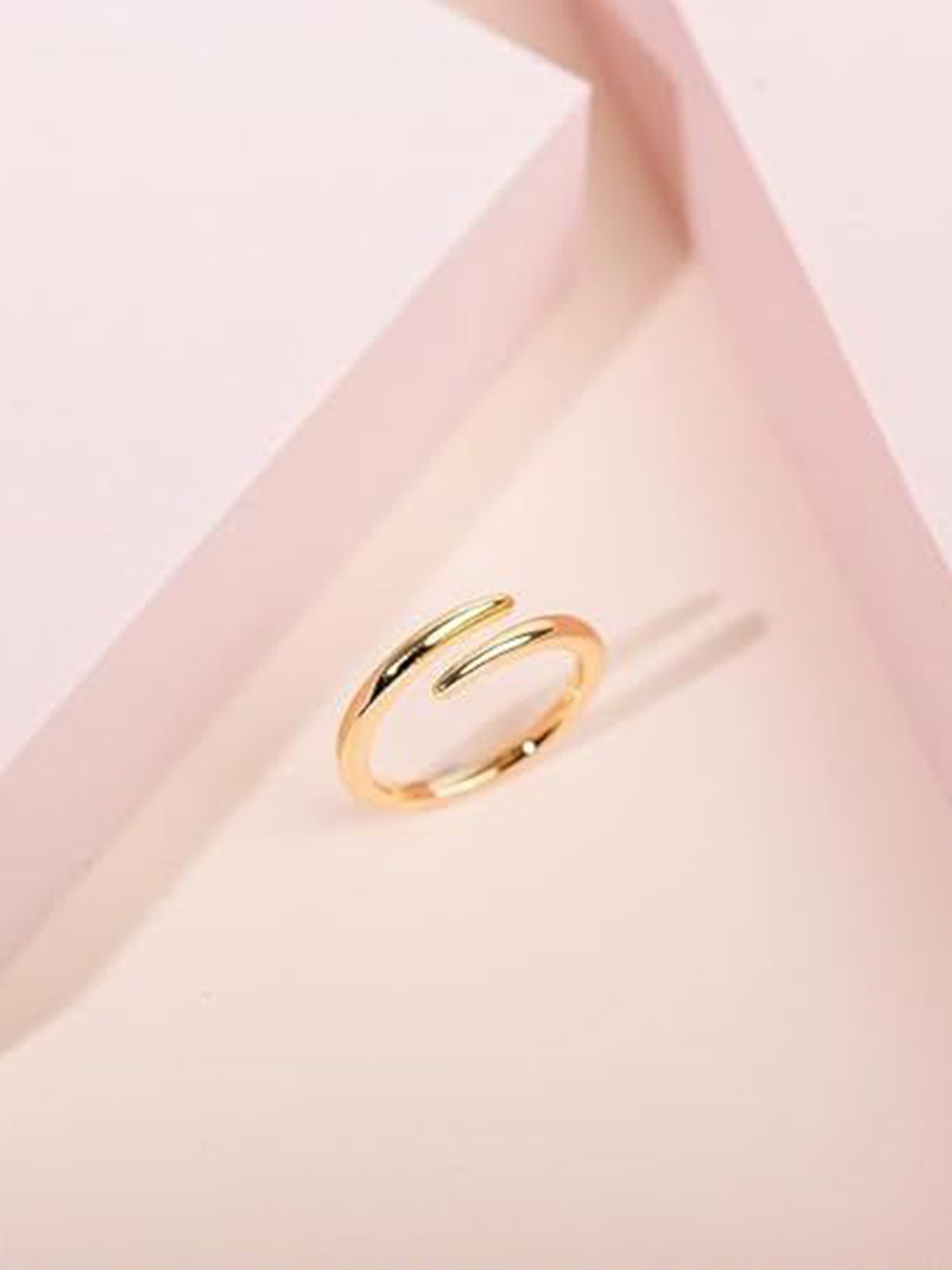 ISHI New York Whispers Of Heart Ring