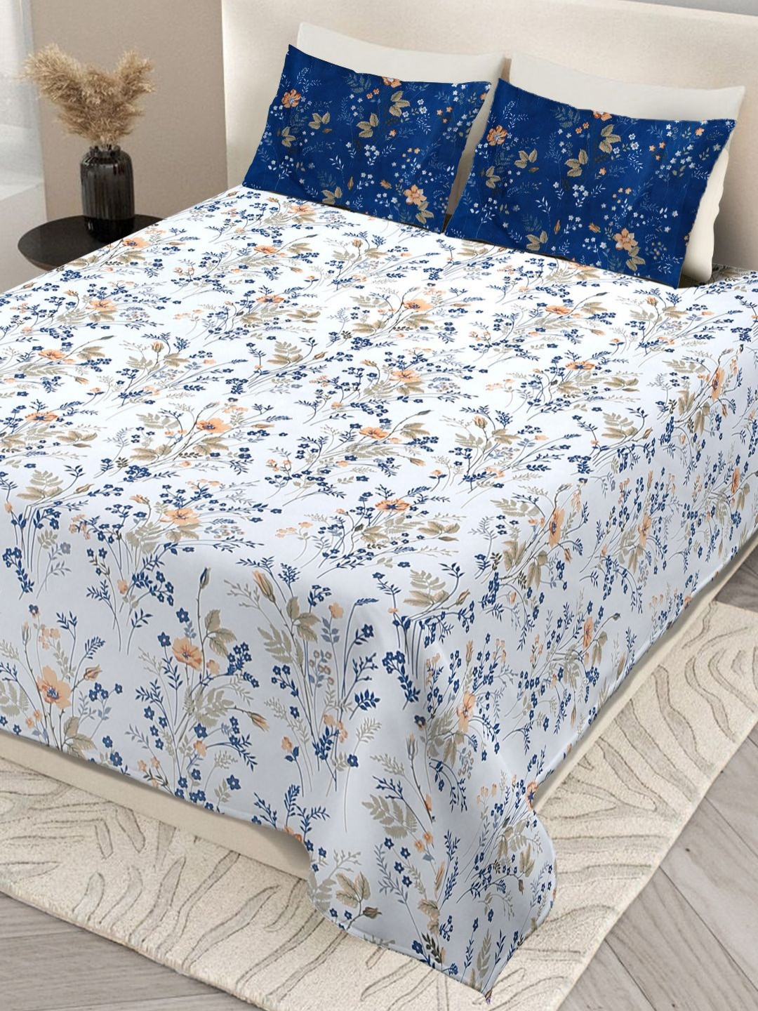 Aura Pindrop White Floral Polycotton Breathable 200 TC King Fine Bedsheet with 2 Pillow Covers-90 x 100 inches