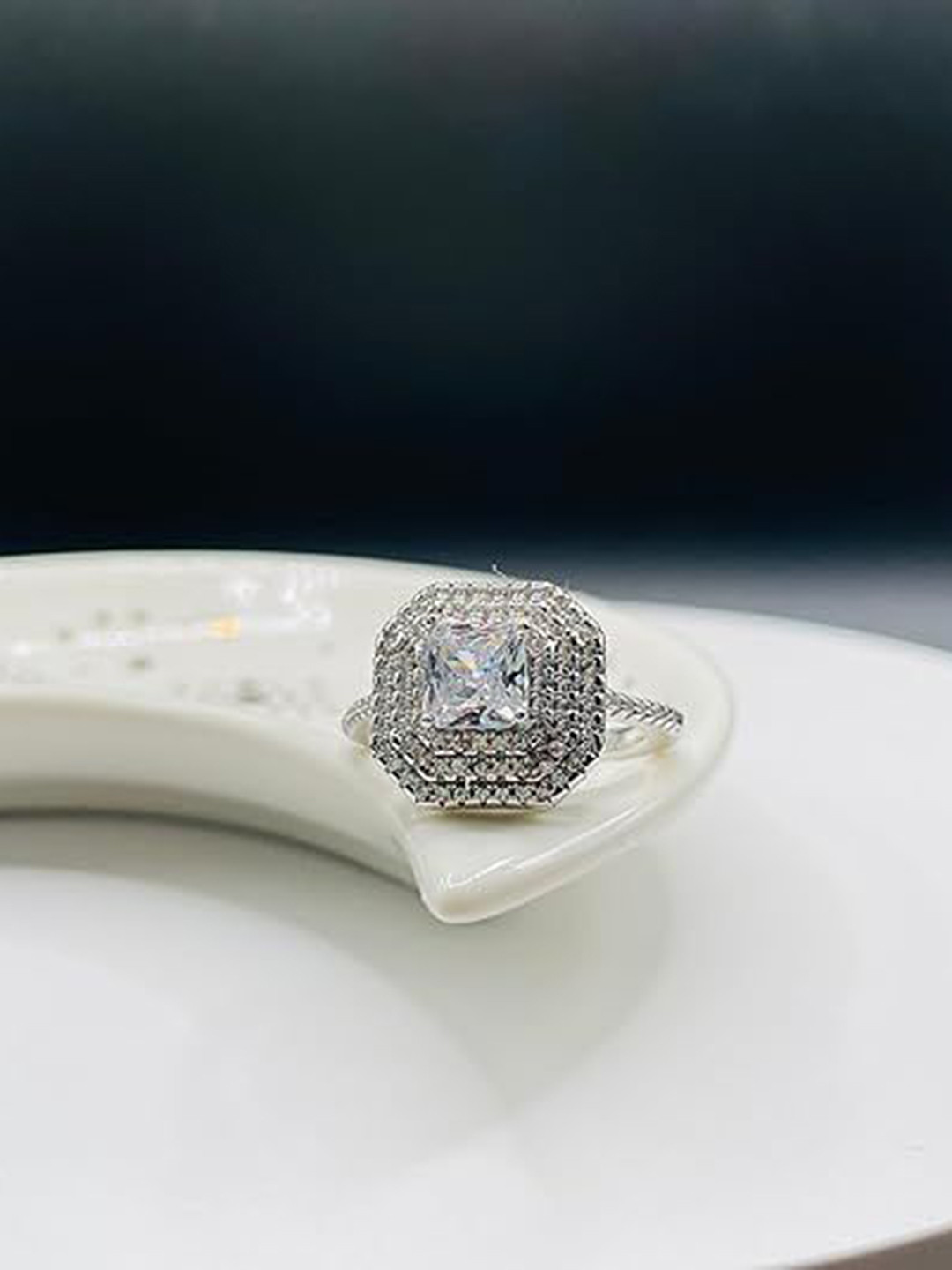 ISHI New York Gold-Plated Golden Orbit Ring