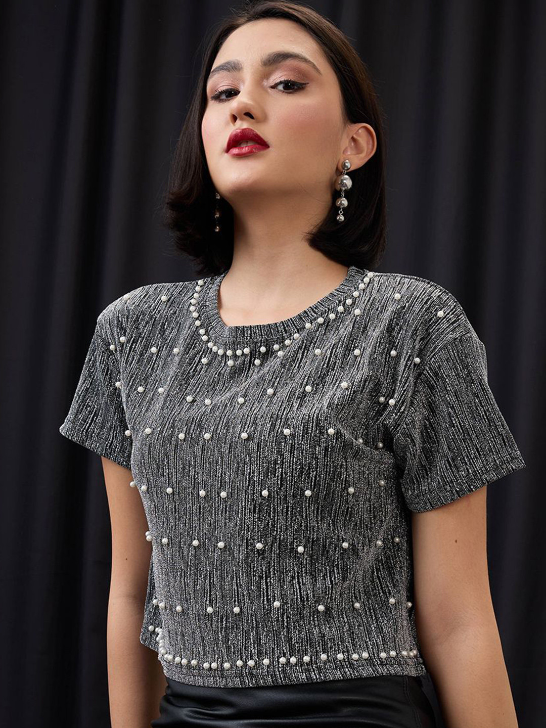 Globus Round Neck Pearl Embellished Detail Lurex Party Crop Top