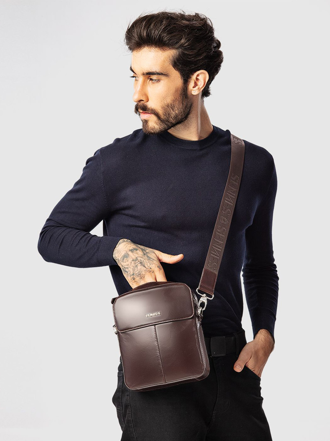 SENNES Men Virtuoso Textured Leather Messenger Bag