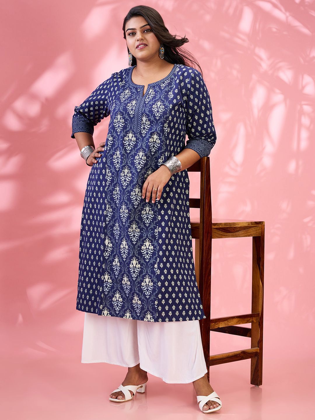 Globus Gloplus Round Neck Ethnic & Floral Print Panelled Straight Plus Size Kurta