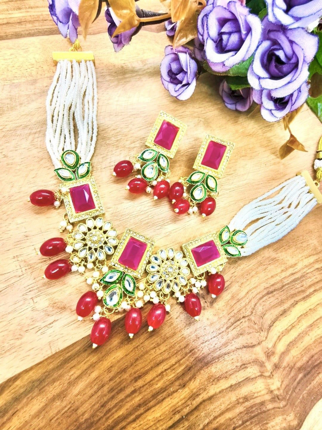 eeooaa Gold-Plated Stones Studded & Beaded Jewellery Set