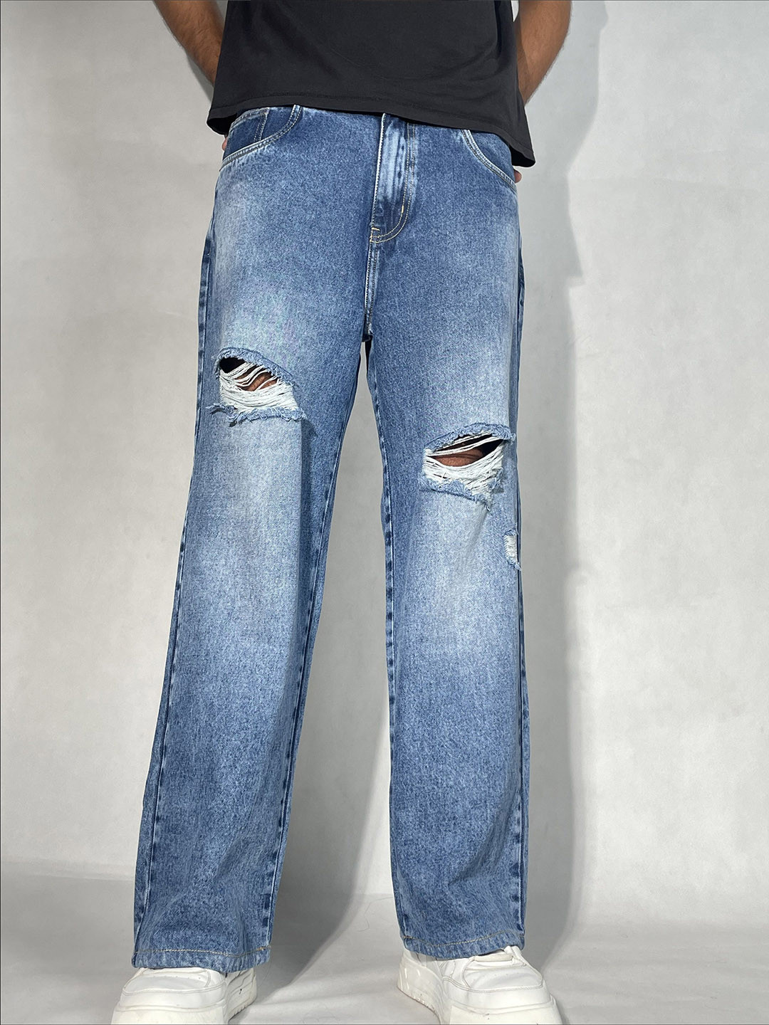Off Duty India Men Blue Ripped Wide Leg Jeans