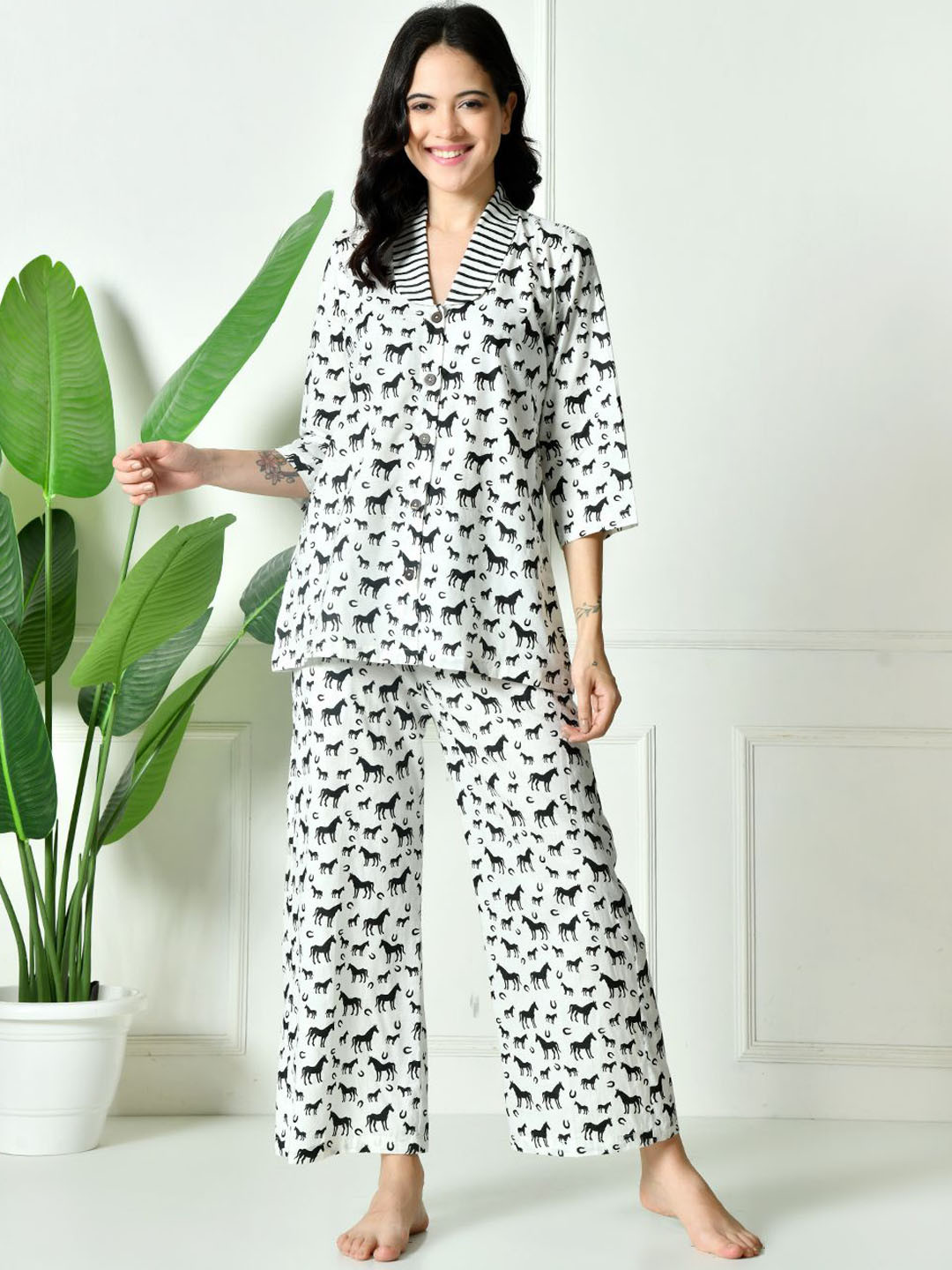 Laado - Pamper Yourself Women Graphic Printed Lapel Collar Pure Cotton Top & Pyjamas