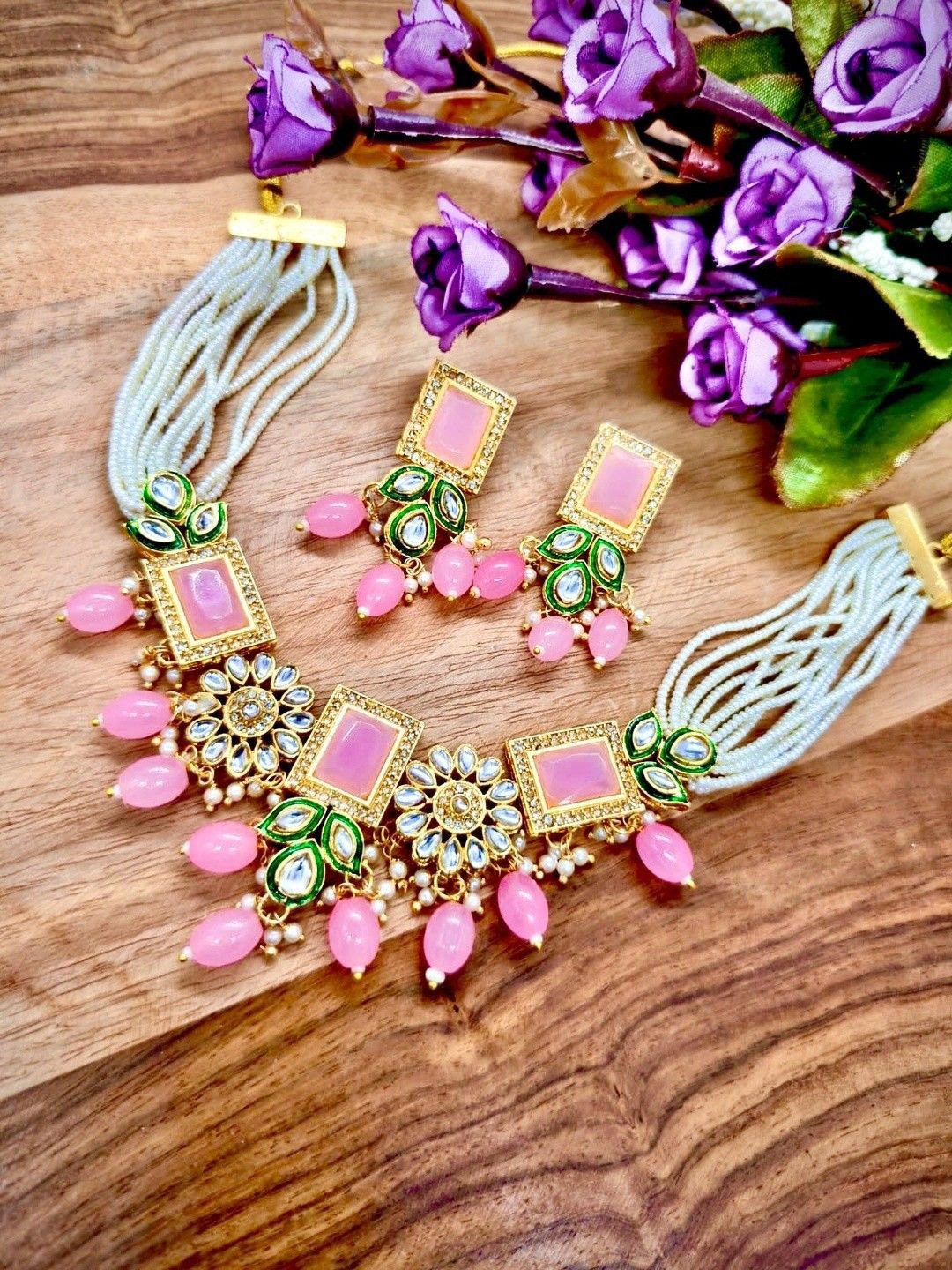 eeooaa Gold-Plated Stones Studded & Beaded Jewellery Set