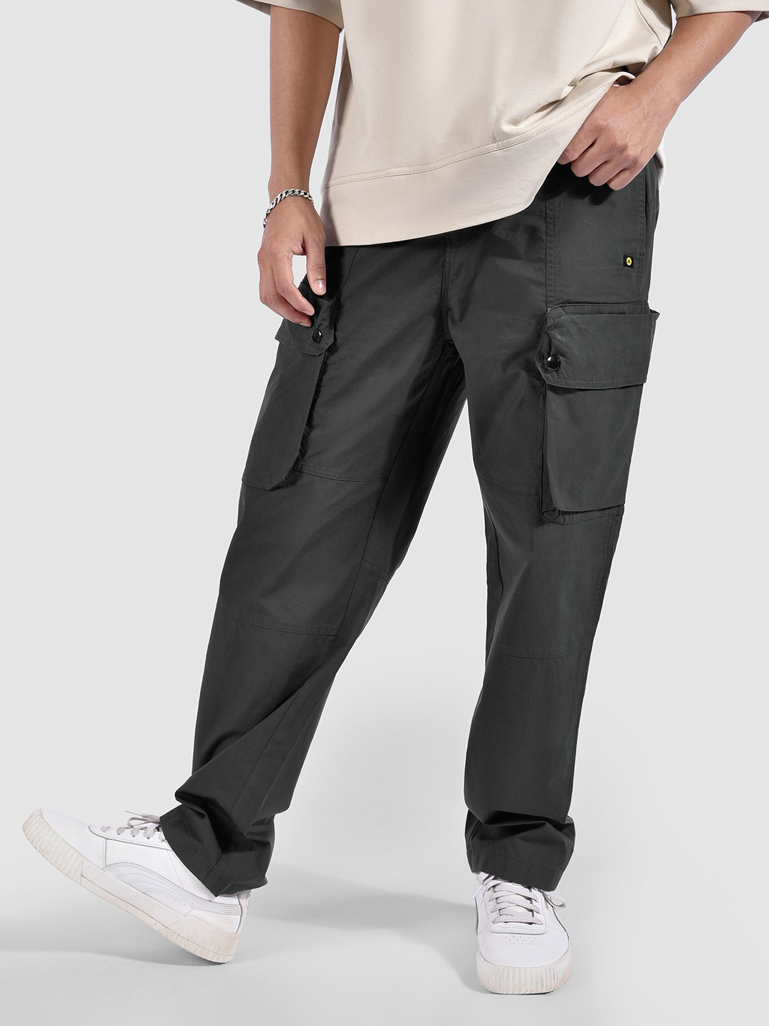 Beyoung Men Dark Grey Elasticated Drawcord Cargo Pants