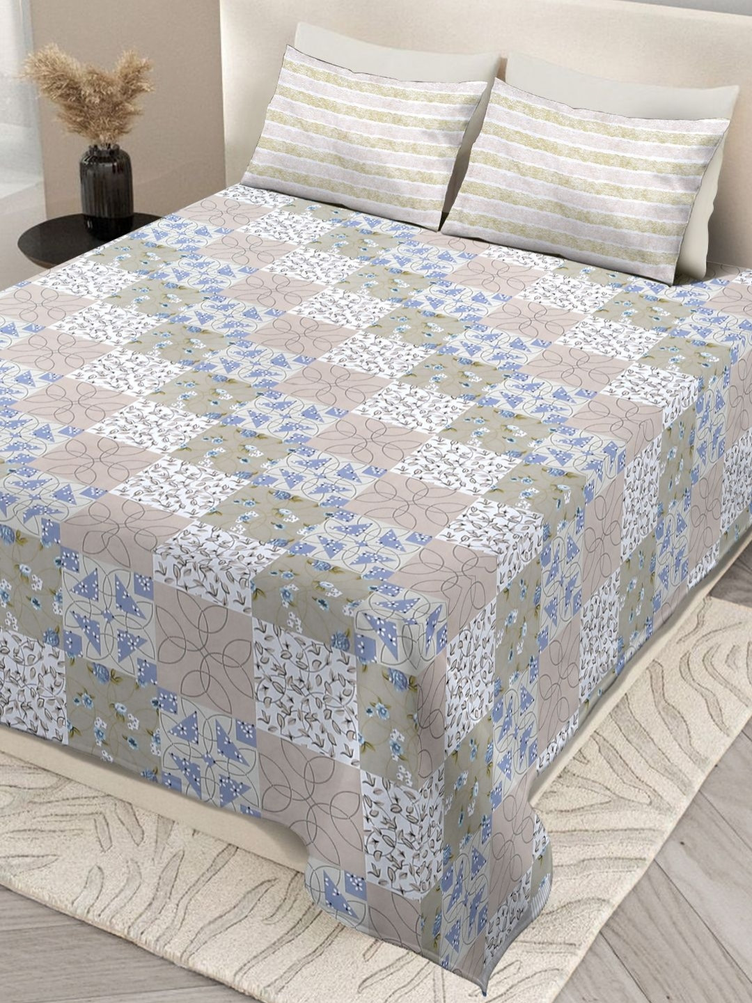 Nivasam Pindrop Grey Geometric Polycotton Breathable 200 TC King Fine Bedsheet with 2 Pillow Covers-90 x 100 inches