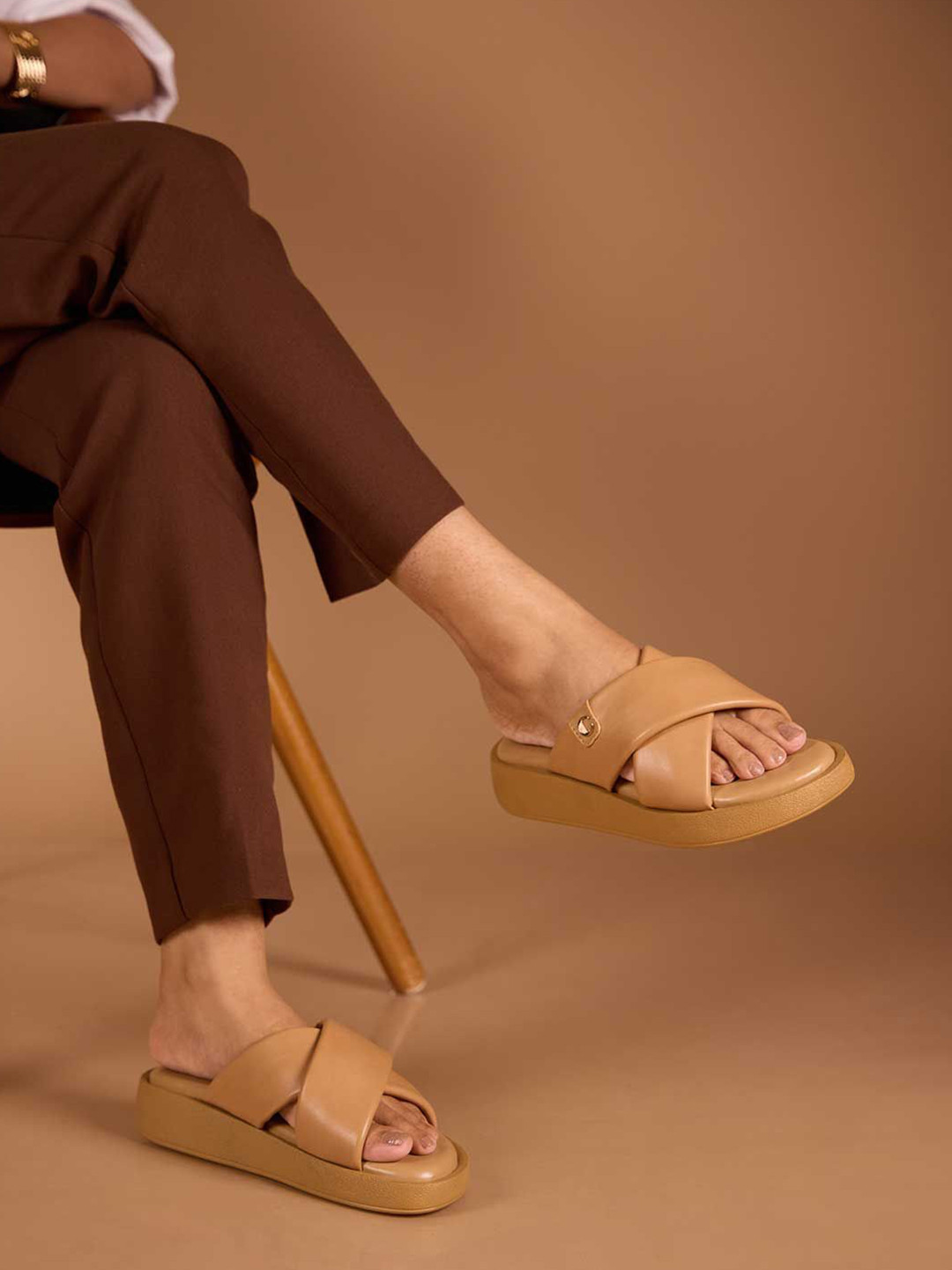 CAI Beige Cushy Cross Trap Platform Sandals