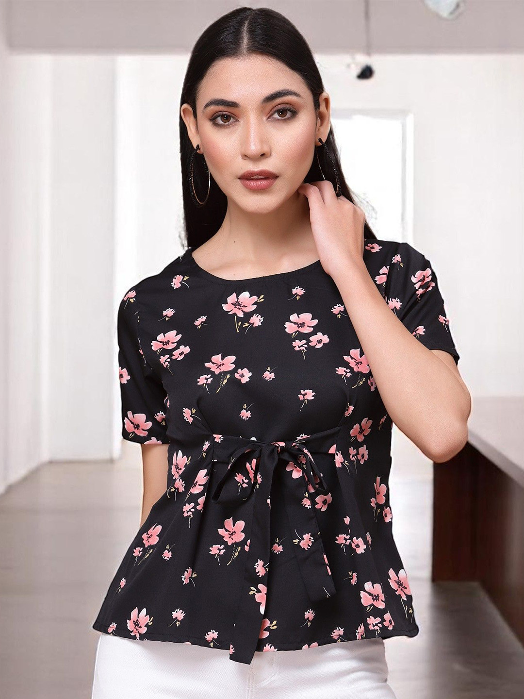 OOMPH! FACTOR Floral Print Waist Tie-Ups Regular Top