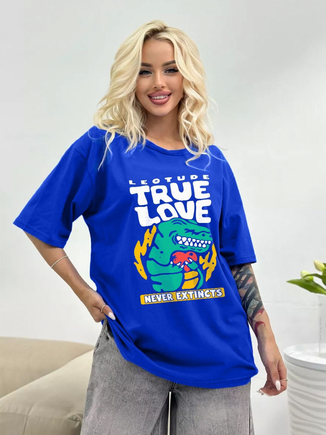Leotude Graphic Printed Drop-Shoulder Sleeves Round Neck Oversized T-shirt