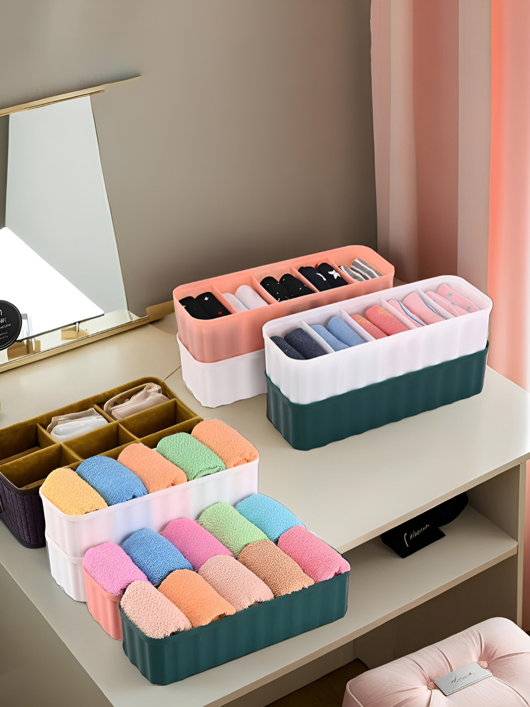 Aura Green & White 8 Pieces Multi-Utility Organisers With Compartments