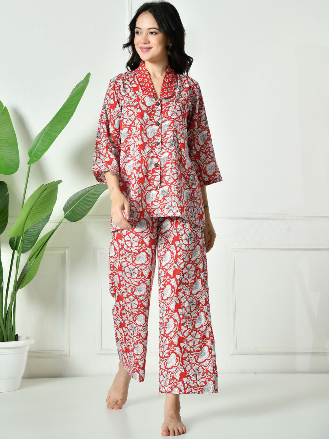 Laado - Pamper Yourself Women Ethnic Motifs Print Lapel Collar Night suit