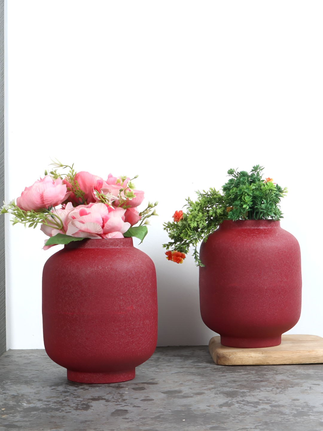 Amaya Decors 2-Pcs Maroon Textured Flower Vase