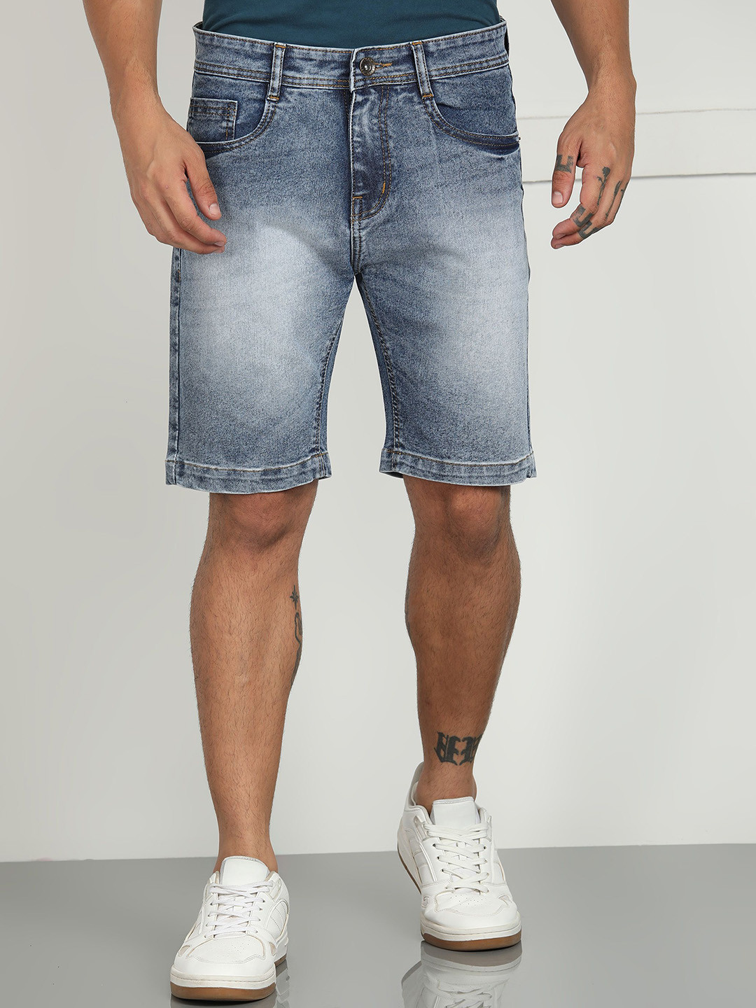 DENIMLOOK Men Solid Denim Shorts