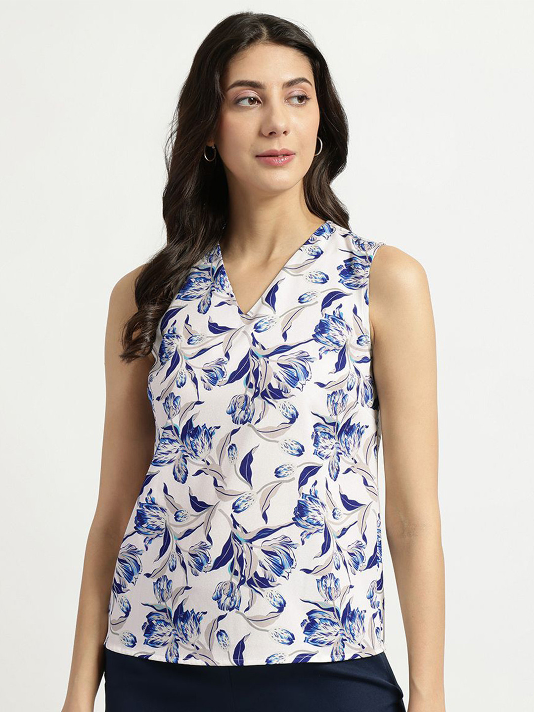 FableStreet Women White and Blue V Neck Floral Top