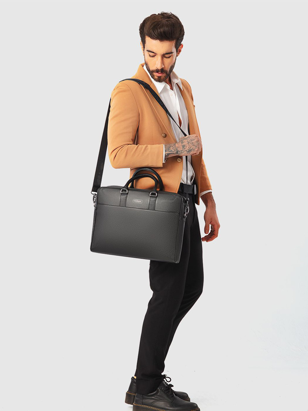 SENNES Men Leather Magnifico Textured Laptop Bag