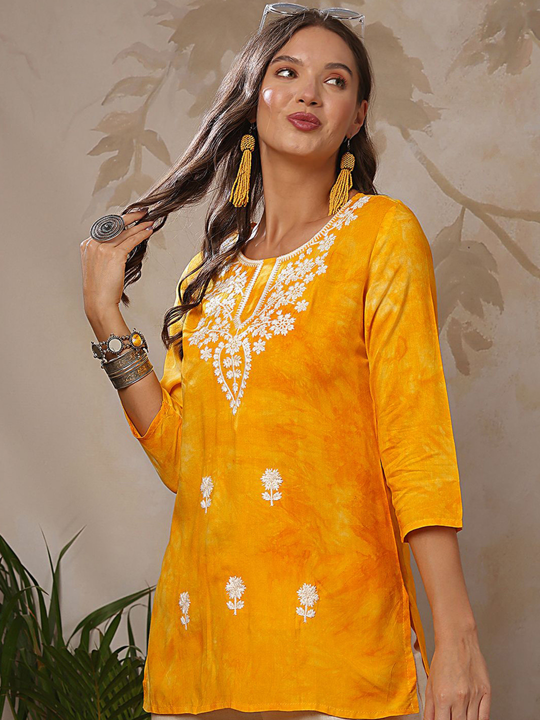 Uparna Floral Embroidered Chikankari Kurti